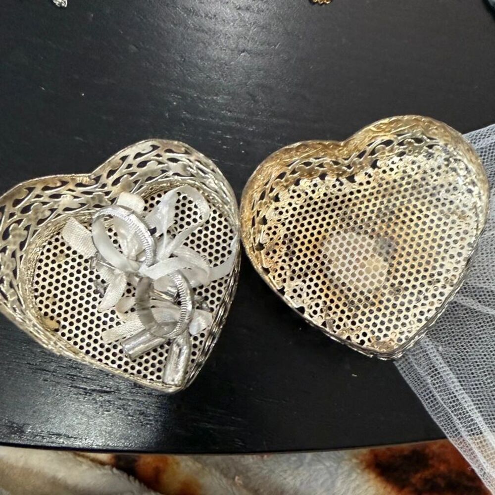 Vintage Heart Shape Silver Tone Jewelry Ring Engagement Box,  Mesh, Veil n Rings